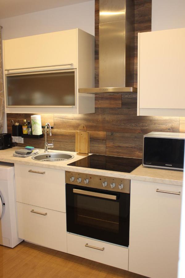 Homew4 - Tiny Apartment Hoheneich Bagian luar foto